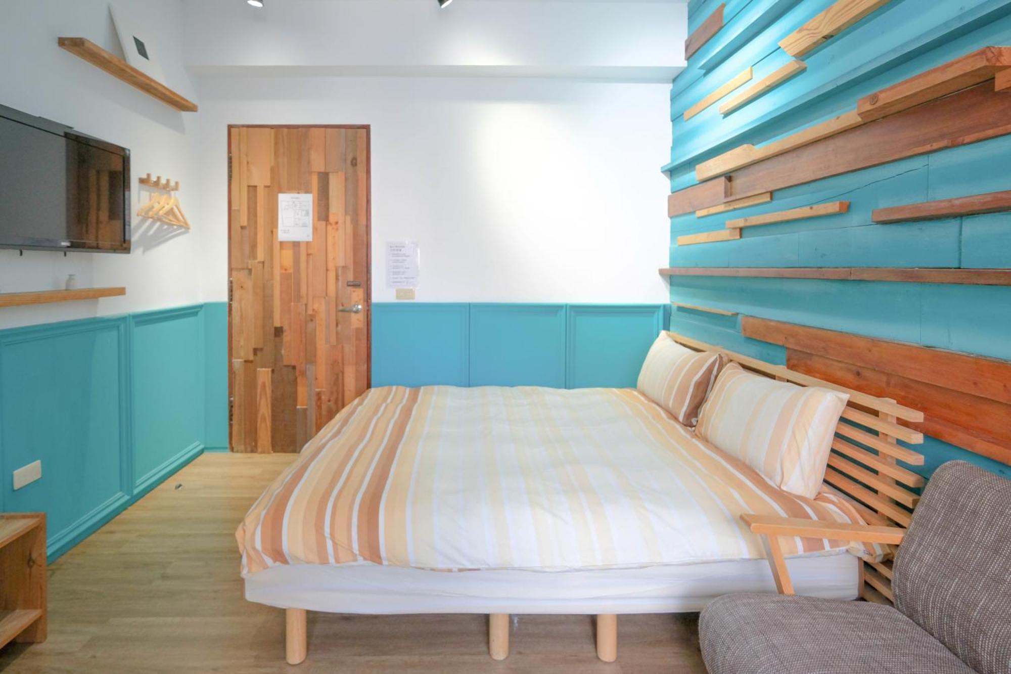 Re+Wood Guesthouse Tainan Exterior foto